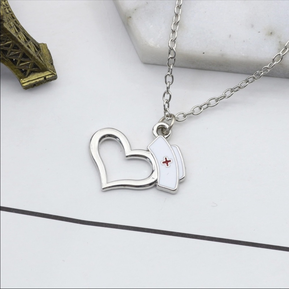 🆕 (Z28)🚨LAST ONE🚨 Love Nurse Necklace - Picture 3 of 4